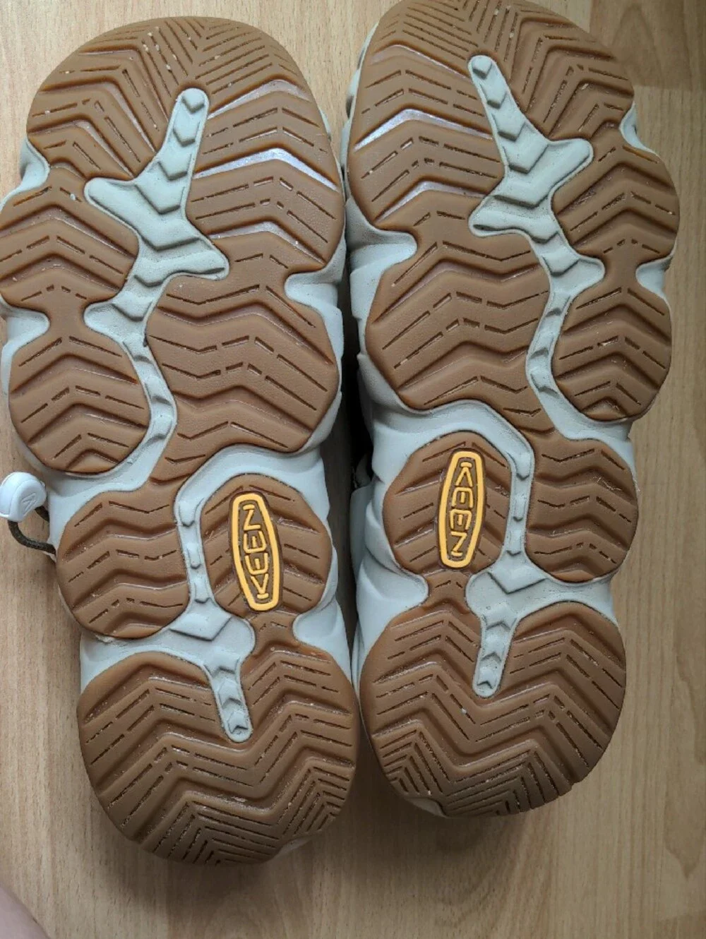 Keen Hyperport H2 Olive Green Outdoor Closed-Toe Sandals with White Soles